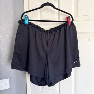 Nike Women's Black Sports Shorts Size 2x